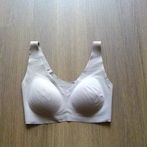 New wireless bra by UNIQLO AIRISM